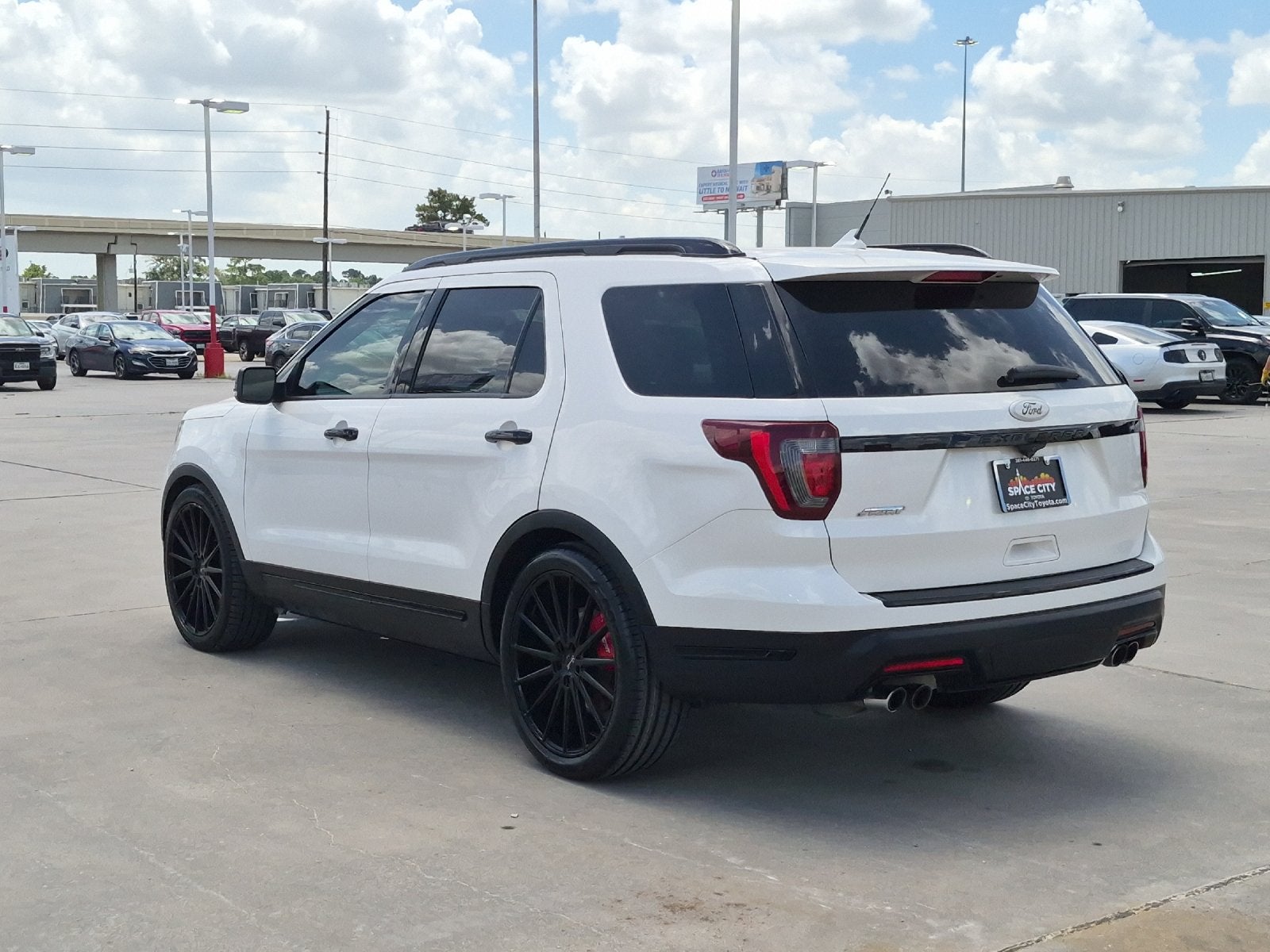 2018 Ford Explorer — interior view