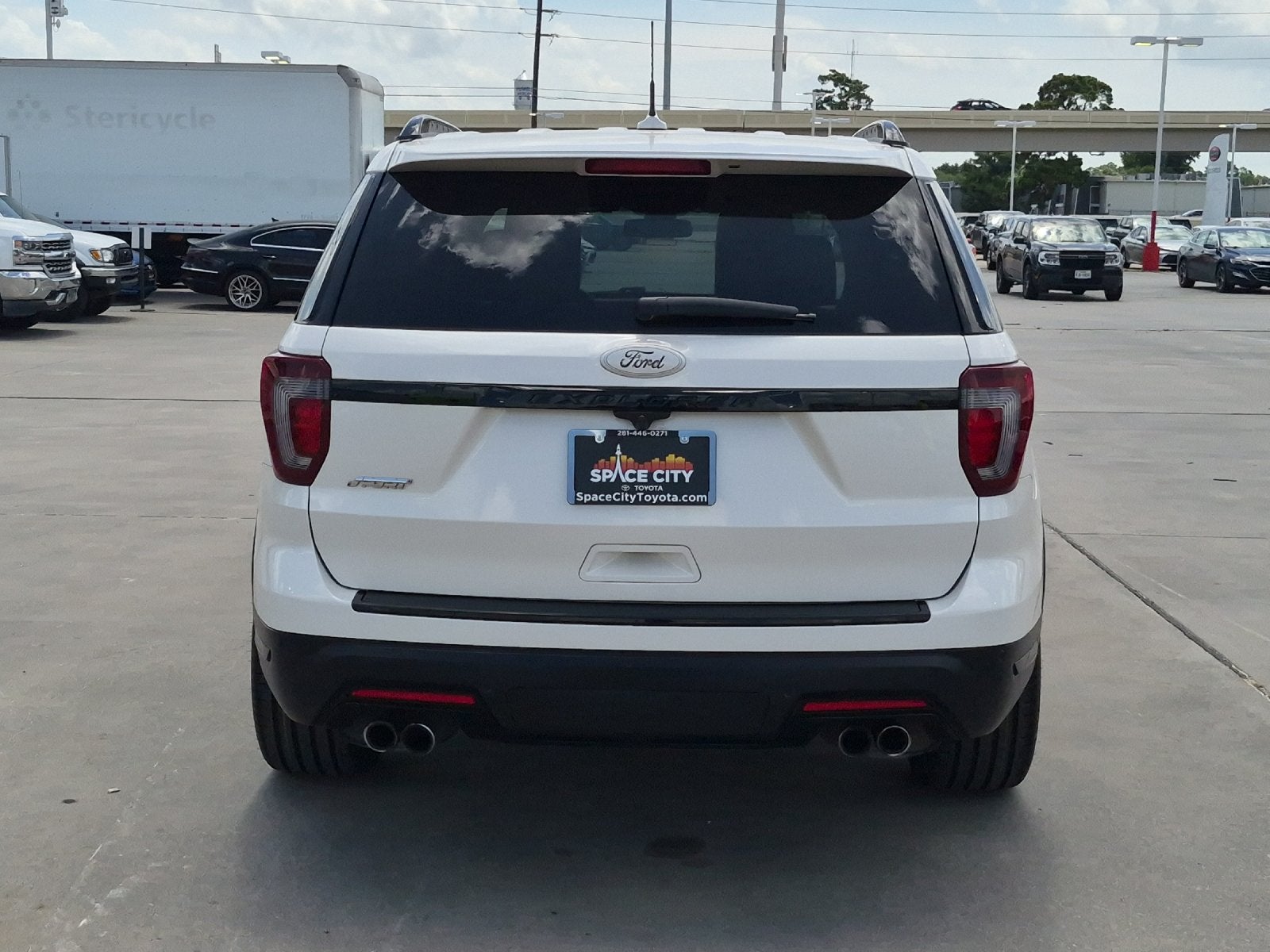 2018 Ford Explorer — detail view