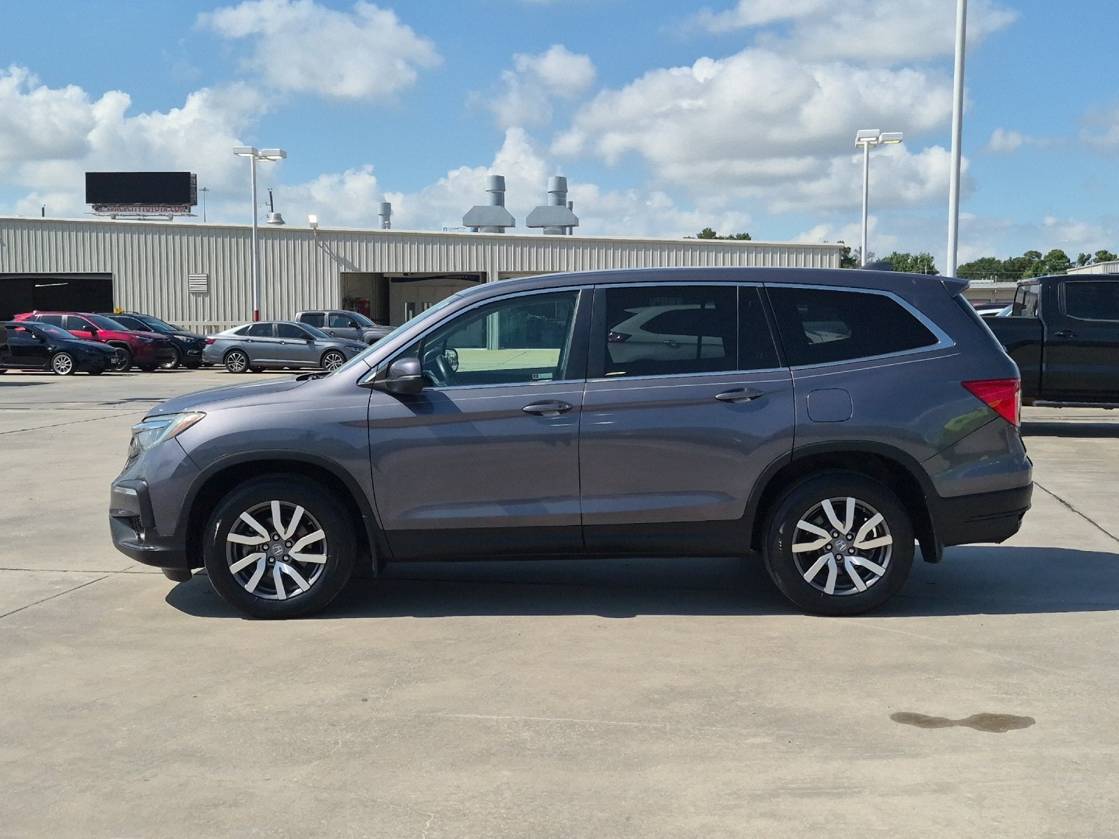 2020 Honda Pilot — rear three-quarter view